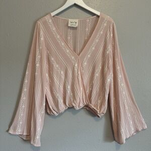 Sadie & Sage Boho Pink Embroidered Bell Sleeve Crop Top Blouse V-Neck Large